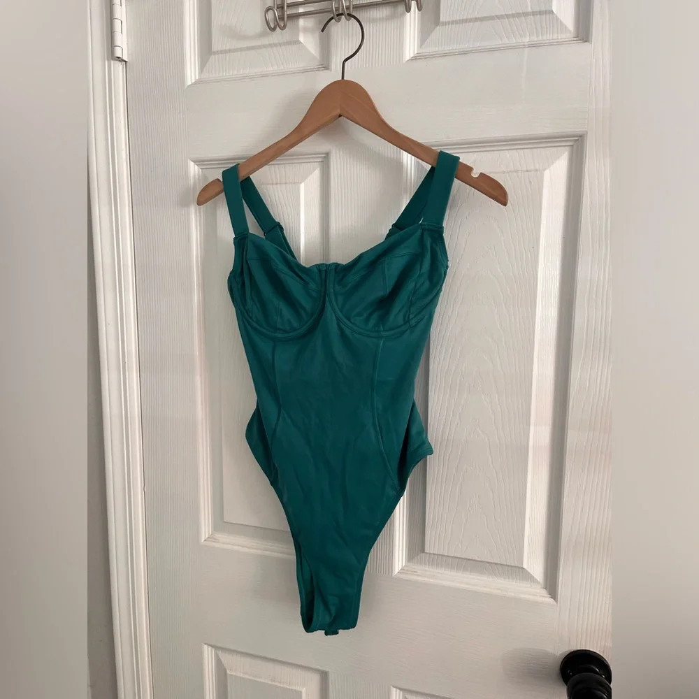 TA3 Mega Sculpting Suit Lifty Emerald Sz S RL D/DD